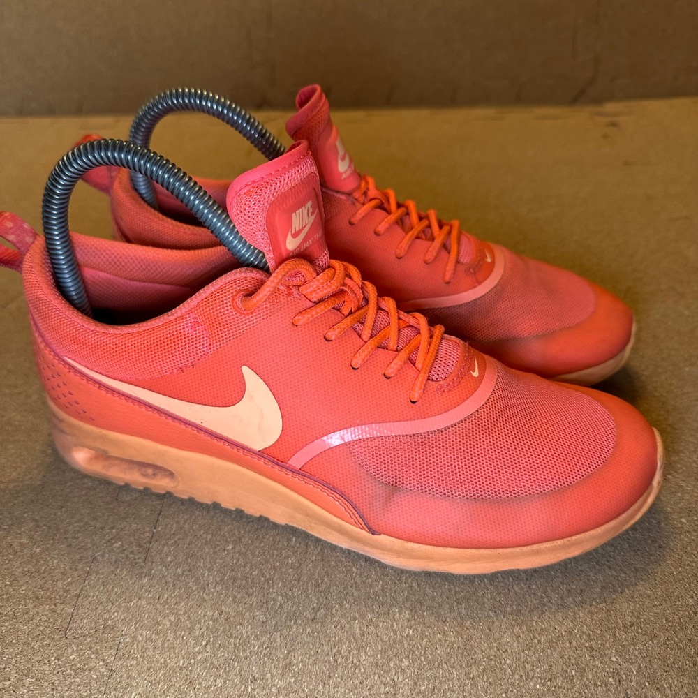 Nike Air Max‎ Thea Womens Size 7 Bright Crimson Pink Sneakers 599409-801